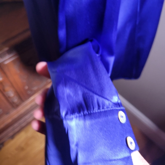 VINTAGE LIZ CLAIBORNE SAPPHIRE BLUE SILK BLOUSE - Picture 2 of 11